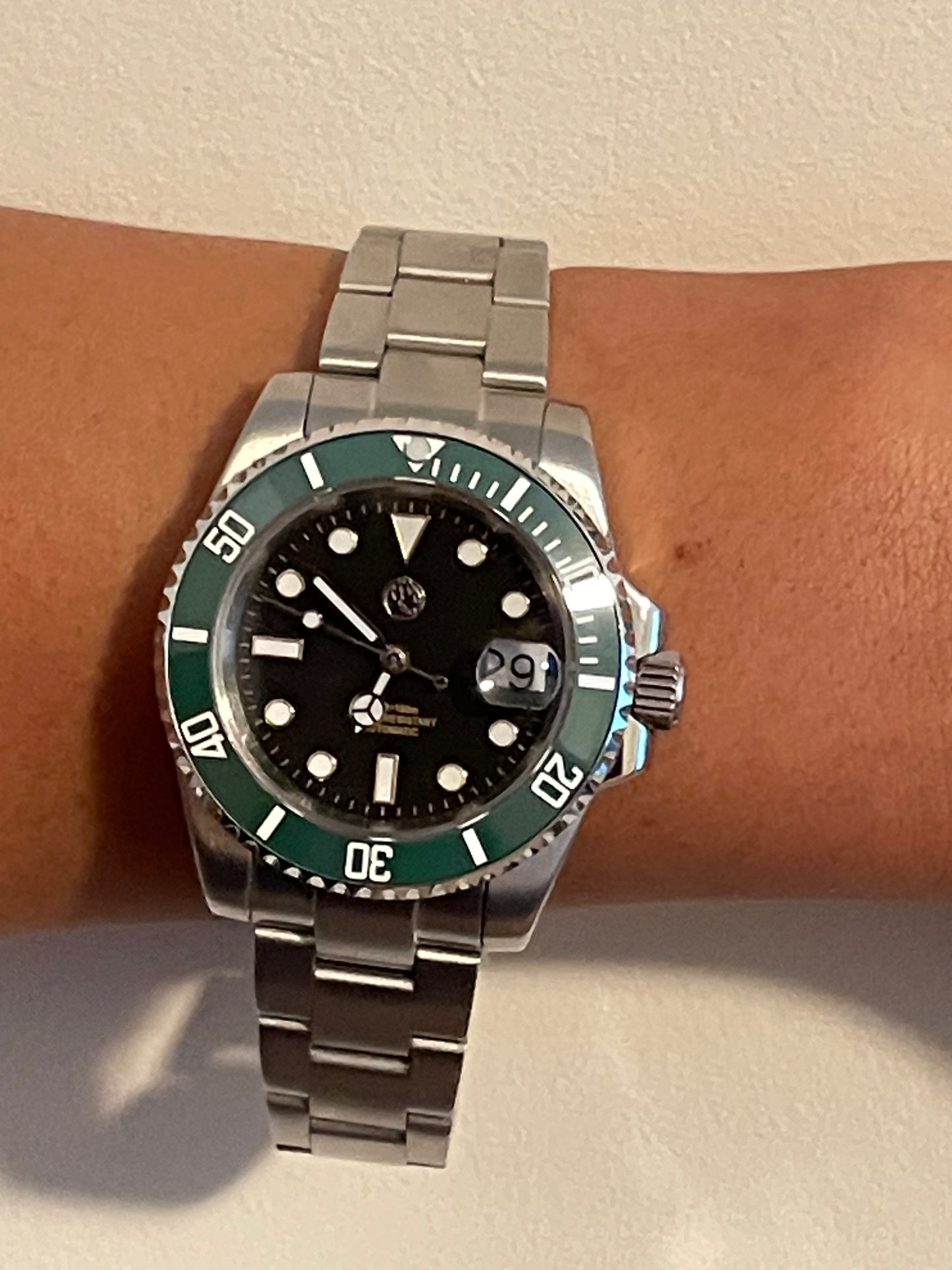 40mm Green and Black Stainless Steel Quartz Dive Style Watch