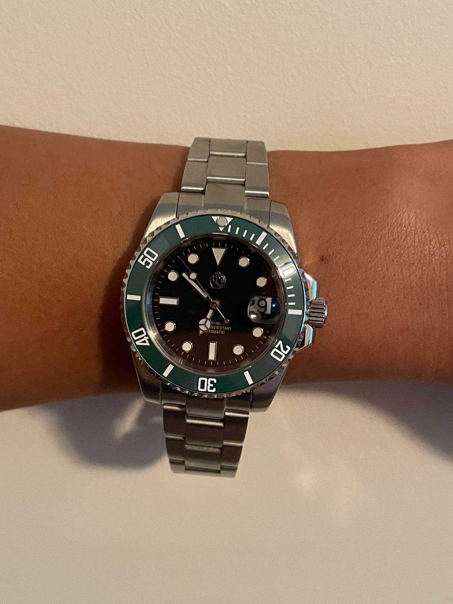 40mm Green and Black Stainless Steel Quartz Dive Style Watch